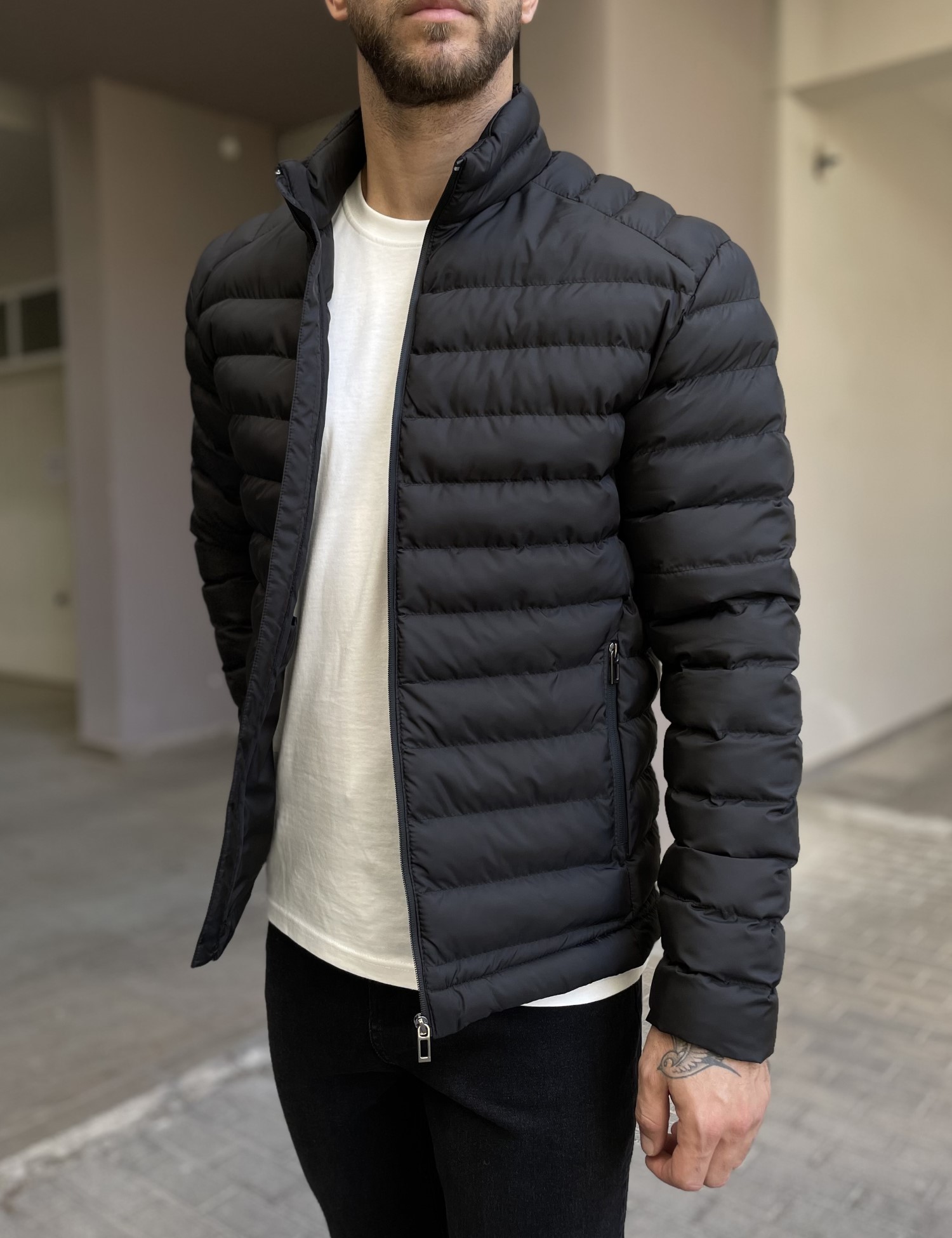 Ανδρικό μαύρο καπιτονέ μπουφάν D3078 φωτογραφία